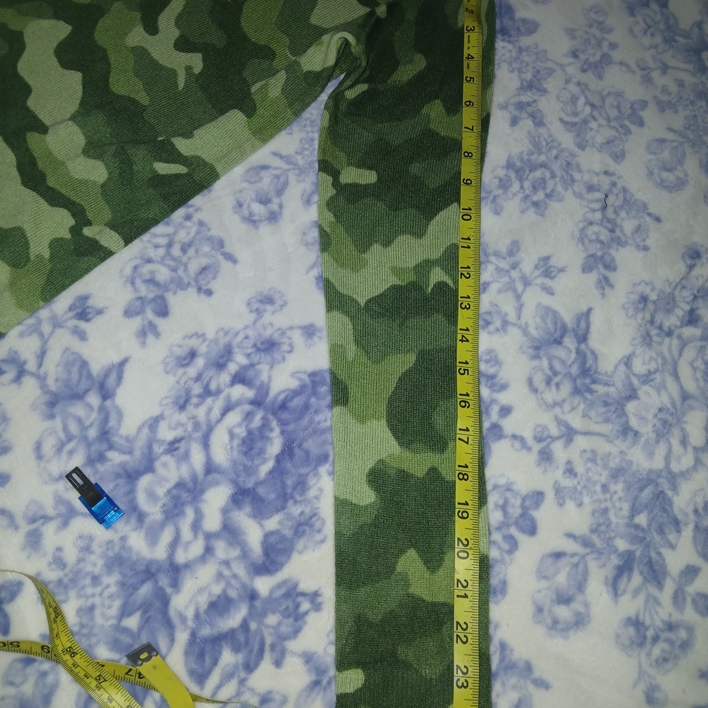 Charter Club Green Camo Long Sleeve Crewneck Tee - Picture 6 of 6